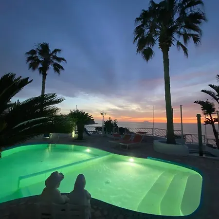 & Pool 3* 特罗佩阿